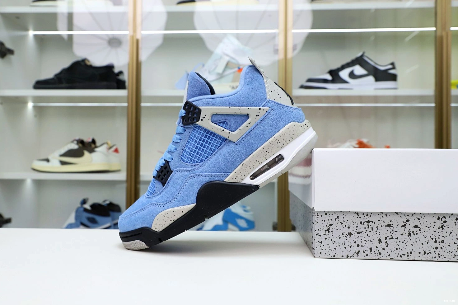 JORDAN 4 UNIVERSITY BLUE AIR 0928